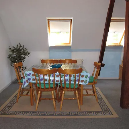 Apartment Alte Schule Berdum-2 *
